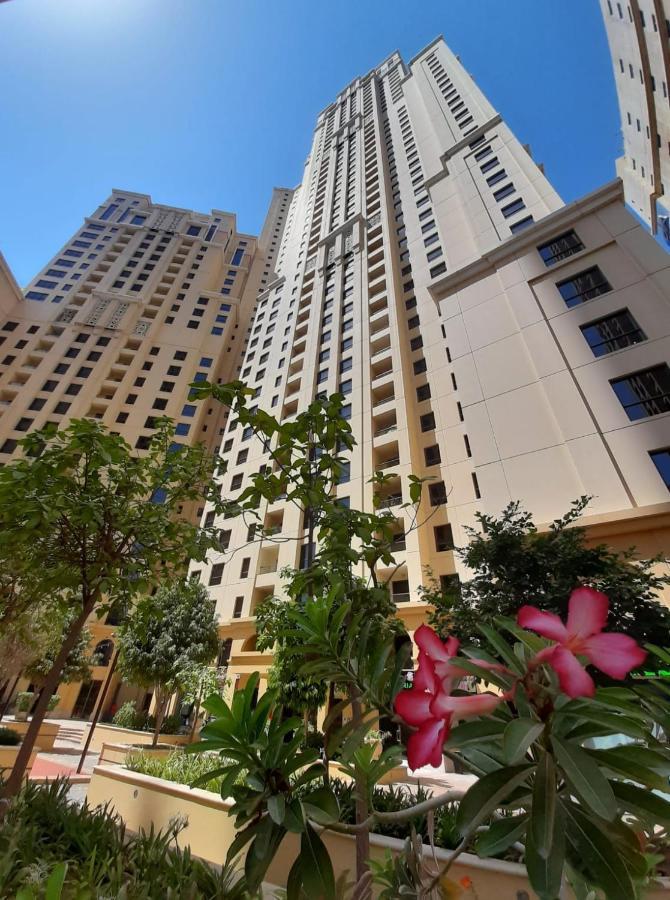 La Buena Vida Holiday Homes: Beachfront Luxury in JBR Dubai Exterior photo